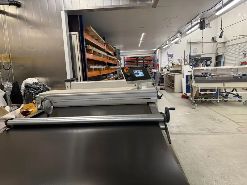 Valsemaskin for forming av beslag i sink og aluminium